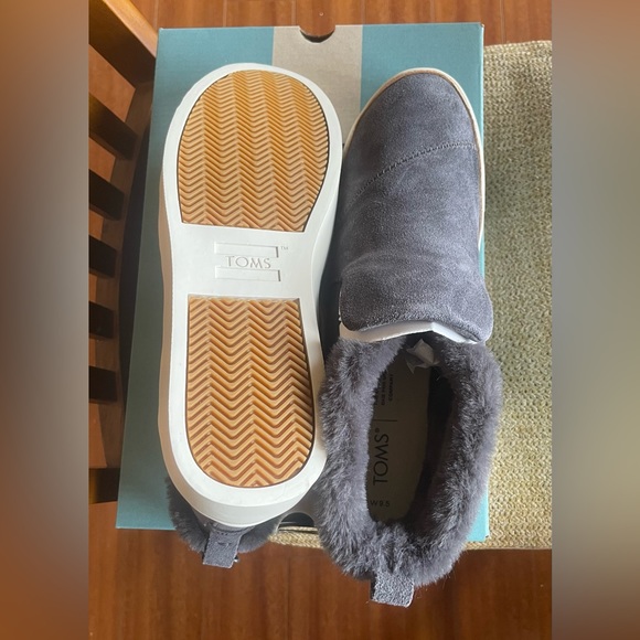 Brand New Toms Women’s Sneakers - Picture 4 of 7